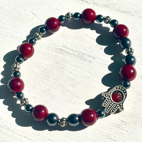 Elegant Red and Silver Beaded Bracelet - Picture 1 of 3